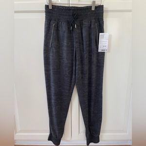 Athleta Women's Size 2 Camden Printed Jogger Pants Zip Pockets NWT 486205